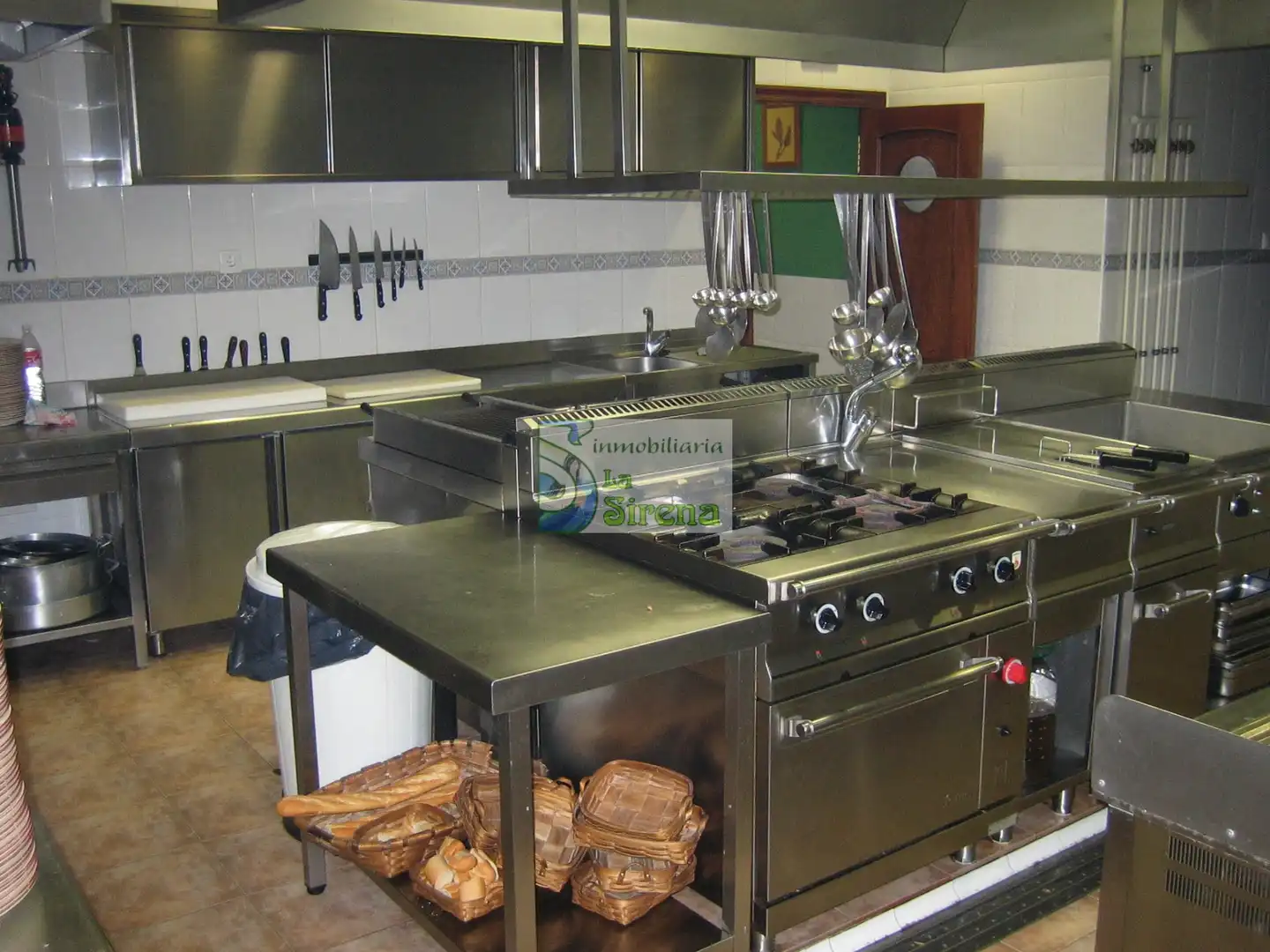 Kitchen of Commercial properties for sale in Castro-Urdiales  with Air Conditioner, Heating and Terrace