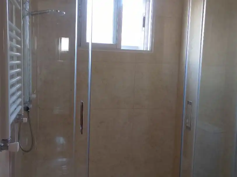 Baño de Piso de alquiler en Torrelodones con Calefacción, Parquet y Terraza