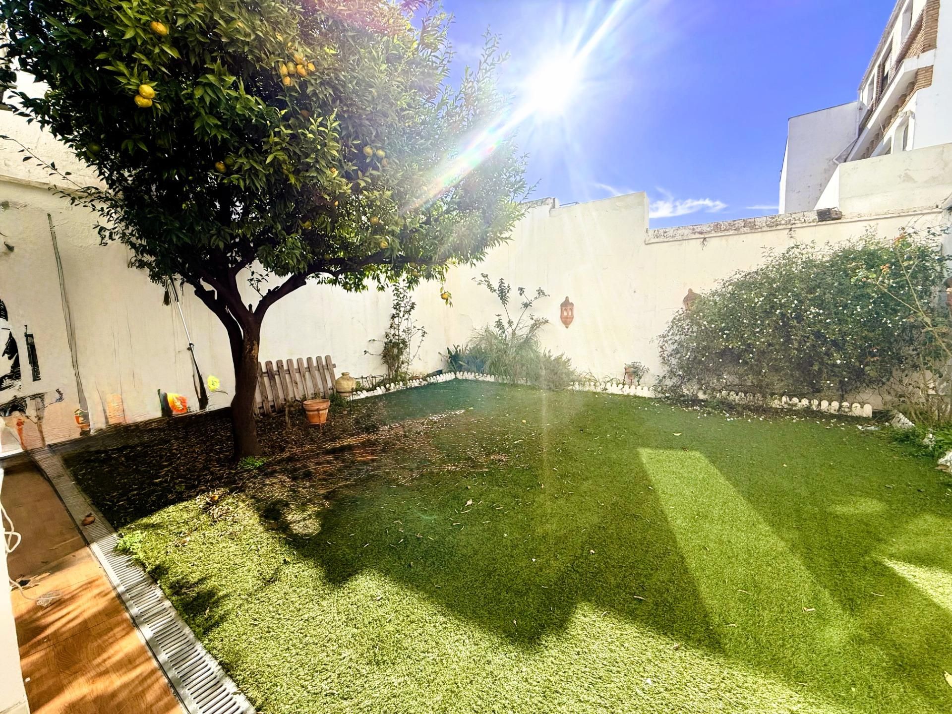 Garden of House or chalet for sale in  Sevilla Capital  with Air Conditioner, Private garden and Terrace