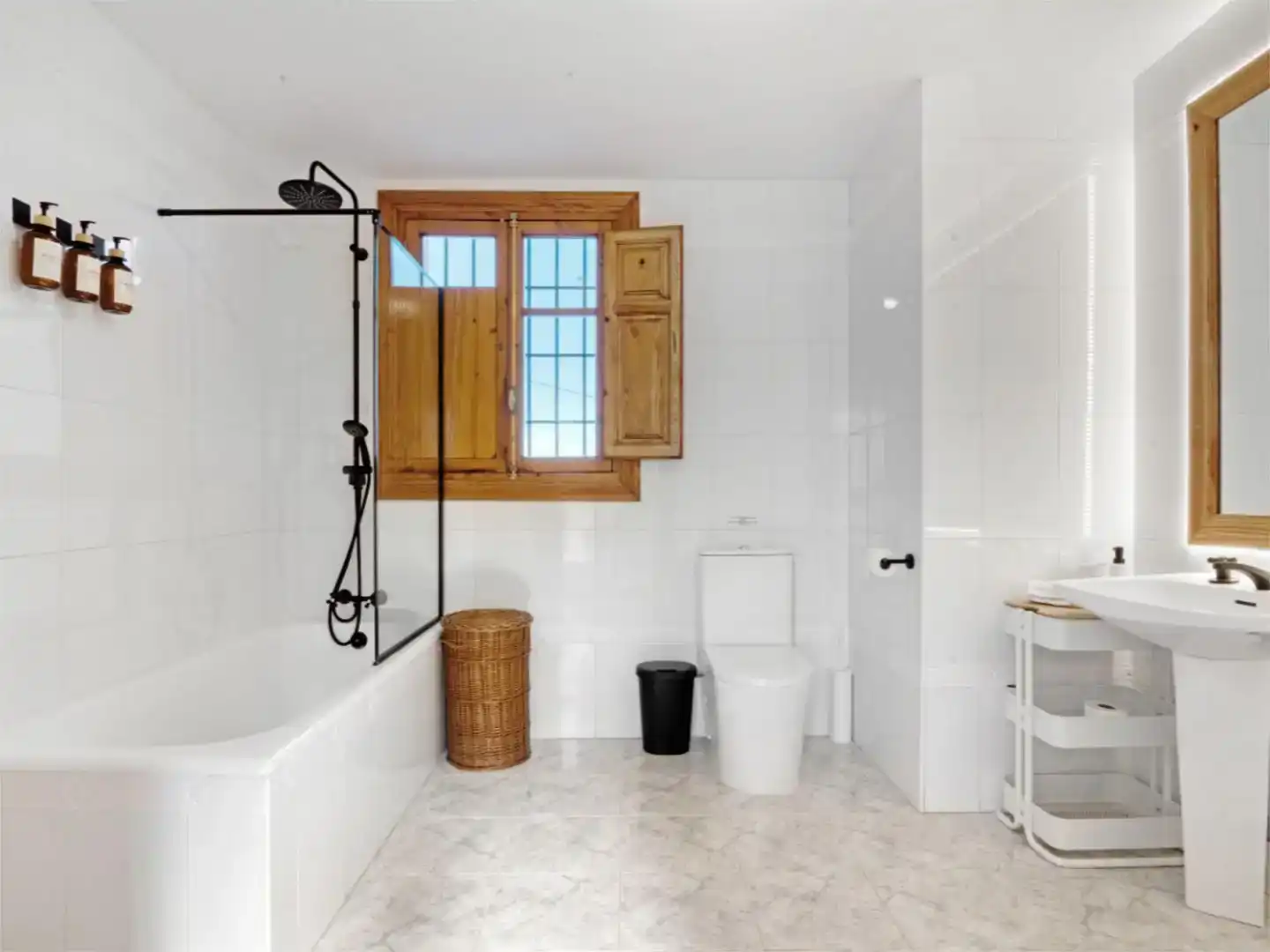 Baño de Finca rústica de alquiler en Algemesí con Aire acondicionado, Jardín privado y Piscina