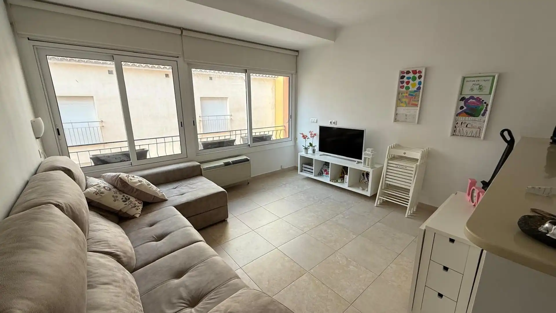 Wohnzimmer von Wohnung zur Miete in Palamós mit Heizung