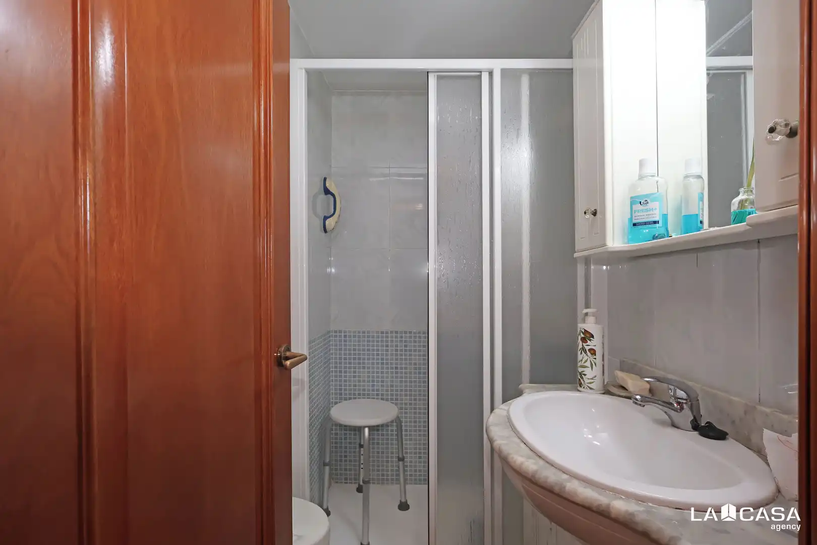 Bany de Pis en venda en L'Hospitalet de Llobregat amb Balcó