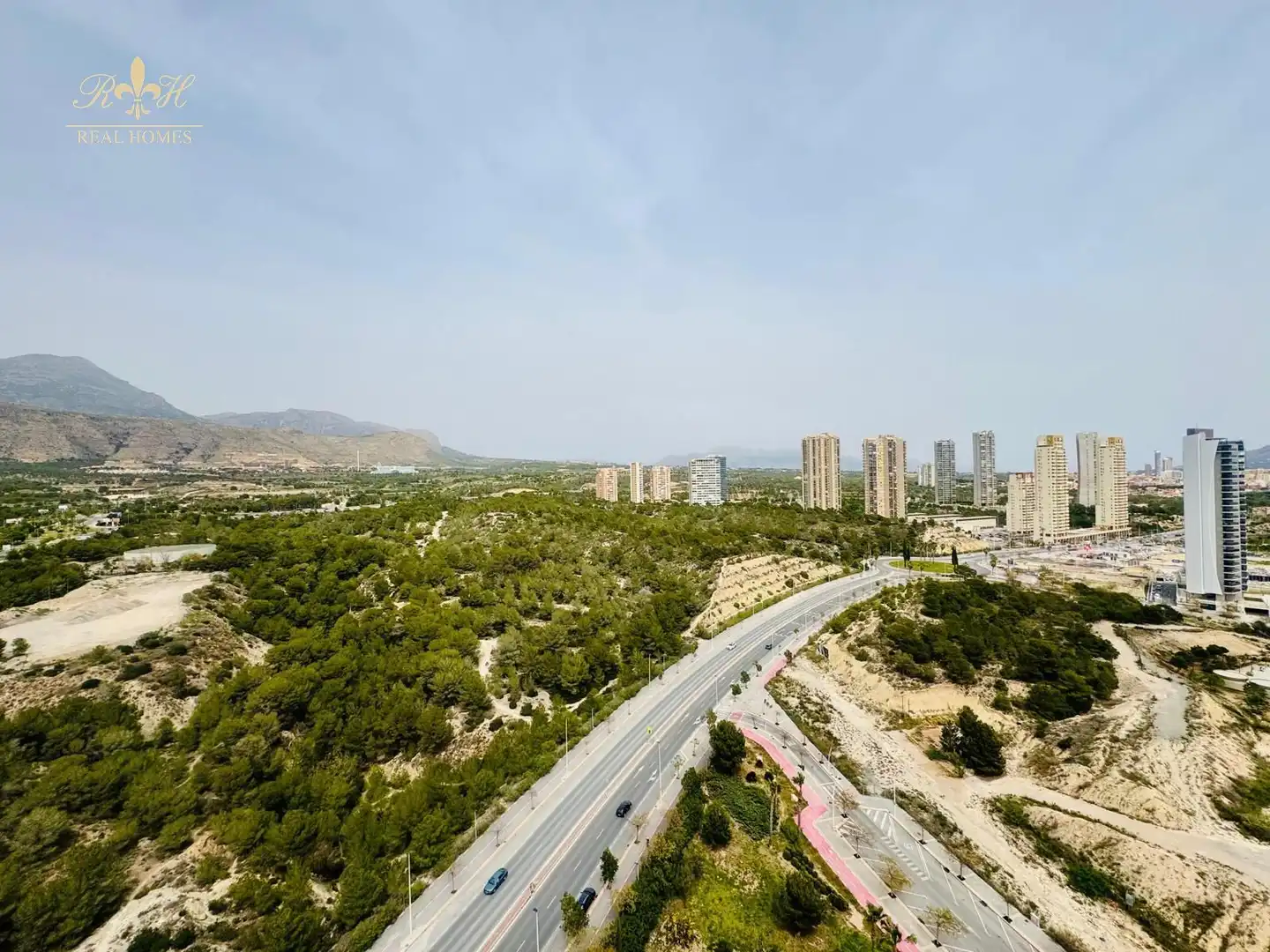 Vista exterior de Piso en venta en Benidorm con Aire acondicionado, Terraza y Piscina