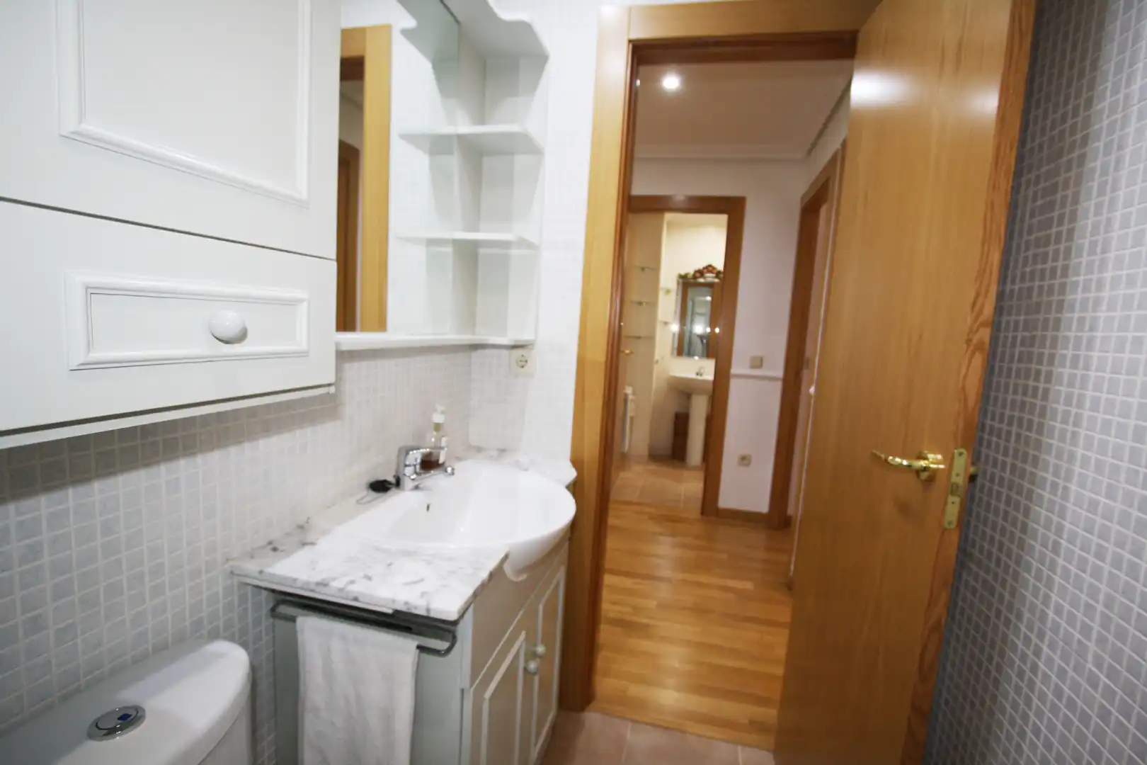 Baño de Piso en venta en Albacete con Calefacción, Parquet y Amueblado