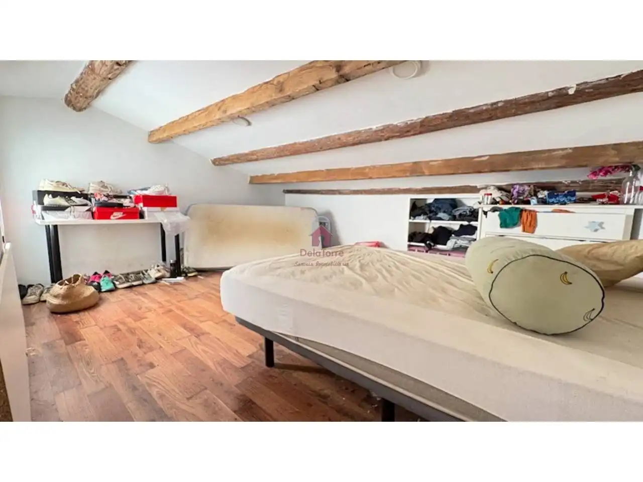 Habitación de Casa adosada en venta en Terrassa con Calefacción y Terraza