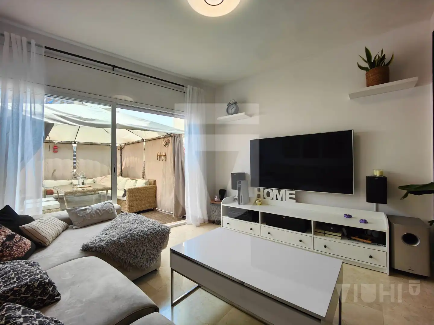 Sala d'estar de Dúplex en venda en Montgat amb Aire condicionat, Calefacció i Jardí privat