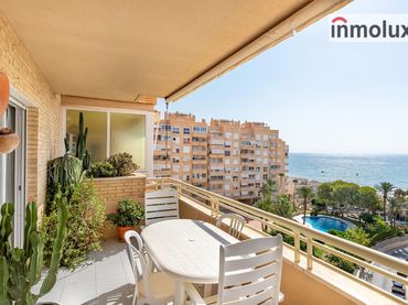 Piso con piscina en venta en Avenida Almadraba