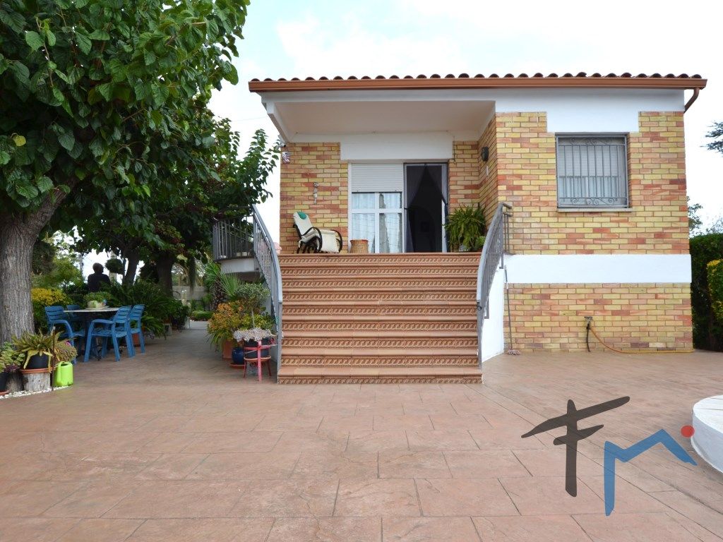 Exterior view of House or chalet for sale in Sant Llorenç d'Hortons