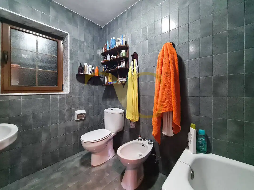 Baño de Casa o chalet en venta en Caso con Calefacción, Jardín privado y Terraza