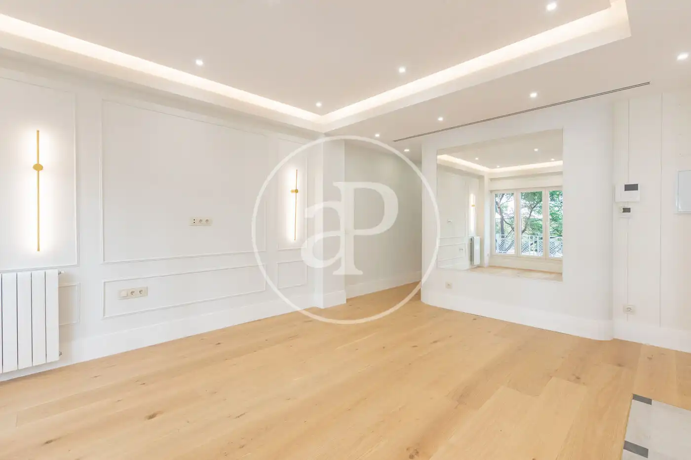 Living room of Flat for sale in Madrid  with Air Conditioner and Heating