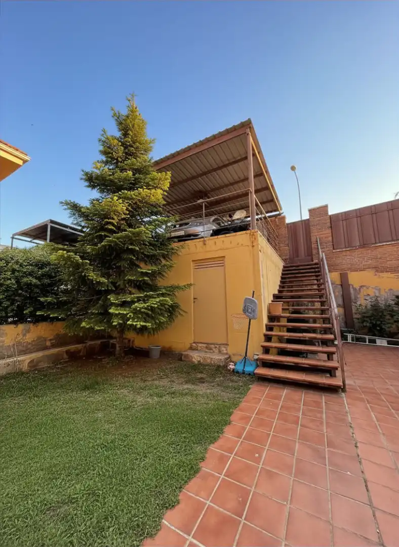 Vista exterior de Casa o chalet en venta en Torrelodones con Aire acondicionado, Calefacción y Jardín privado