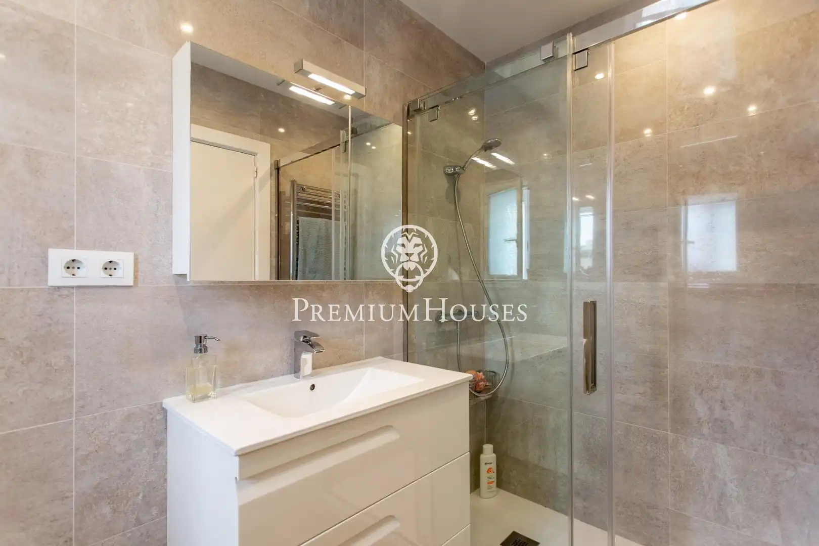 Baño de Casa o chalet en venta en Badalona con Aire acondicionado, Calefacción y Jardín privado