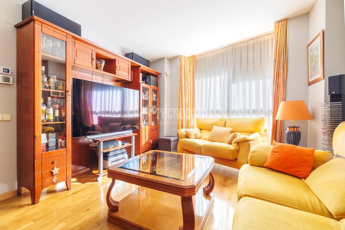 Sala de estar de Piso en venta en  Madrid Capital con Aire acondicionado y Calefacción