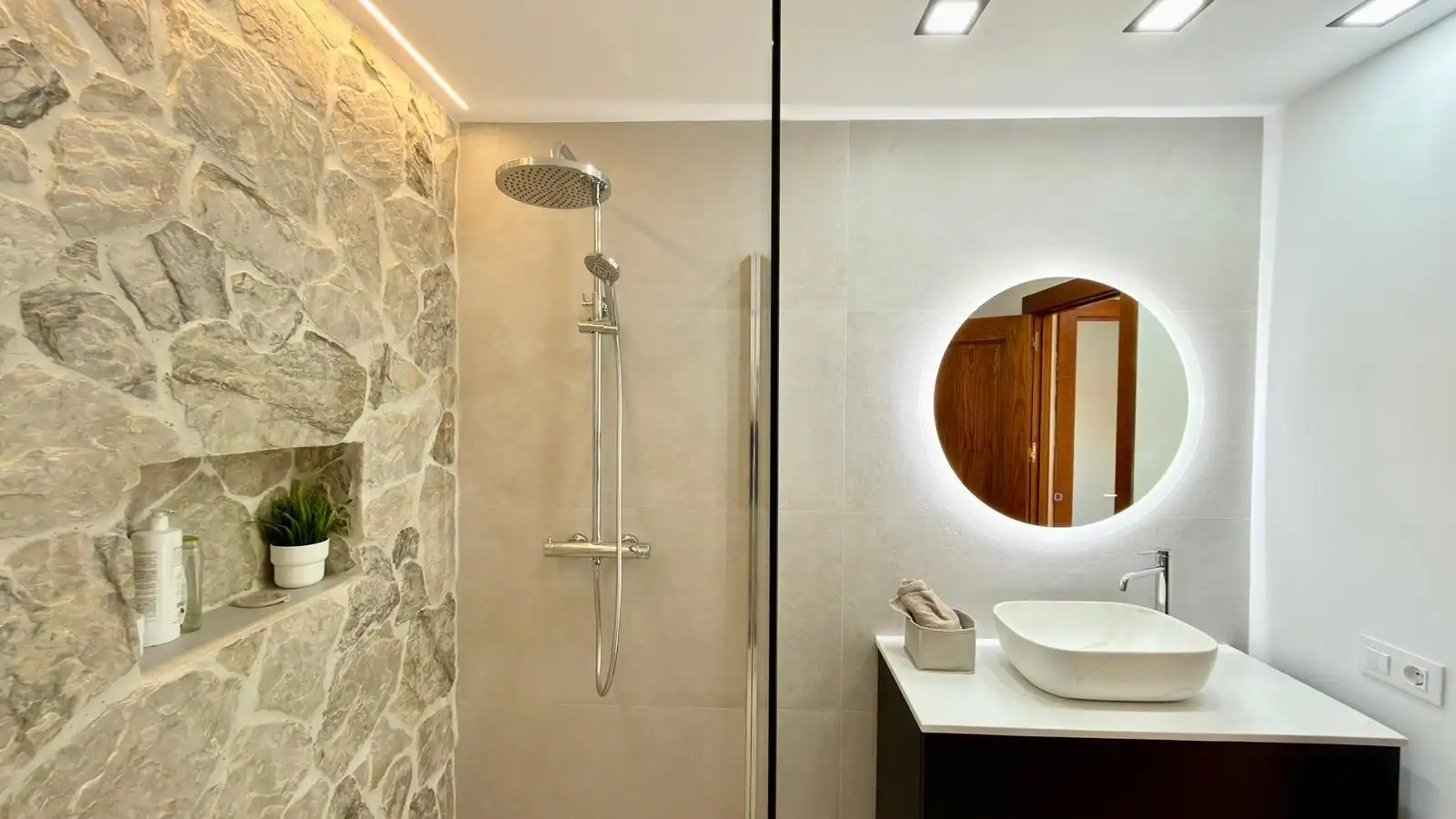 Bathroom of Houses for sale in El Campello  with Air Conditioner, Terrace and Swimming Pool