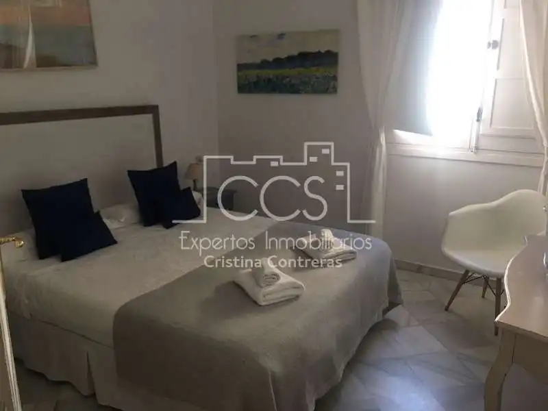 Dormitori de Casa adosada en venda en Sevilla amb Aire condicionat