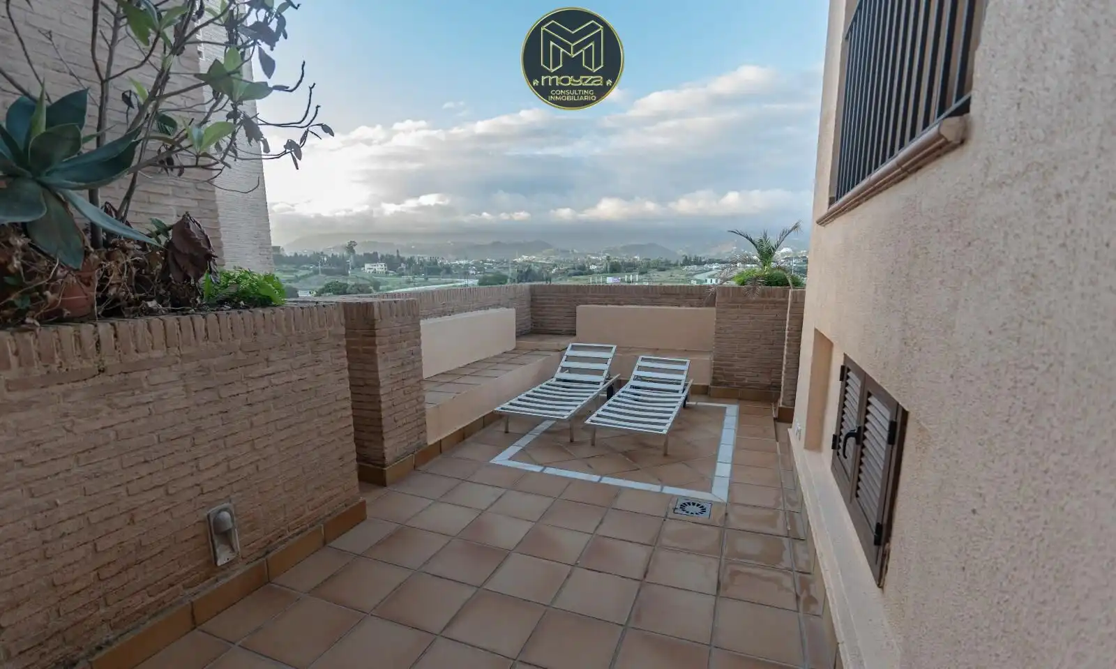Terrasse von Dachboden zur Miete in Estepona