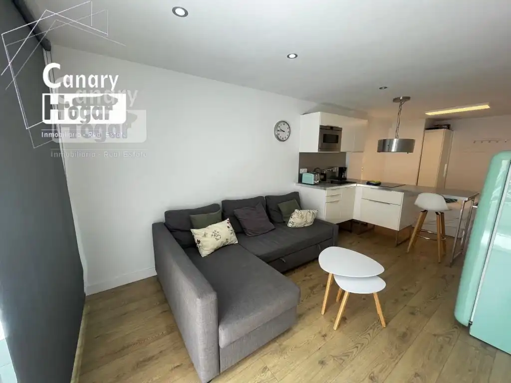 Sala de estar de Estudio en venta en Adeje con Aire acondicionado, Calefacción y Piscina comunitaria