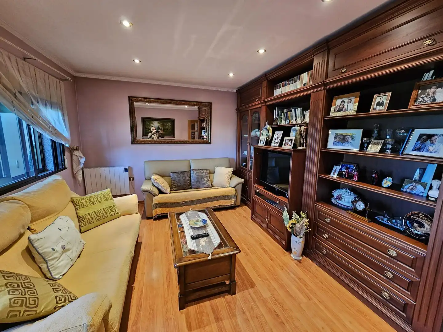Sala de estar de Casa o chalet en venta en Ponferrada con Aire acondicionado, Calefacción y Jardín privado