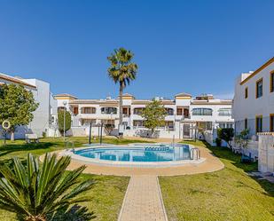 Vista exterior de Casa o xalet en venda en Orihuela amb Aire condicionat, Terrassa i Balcó