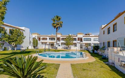 Vista exterior de Casa o xalet en venda en Orihuela amb Aire condicionat, Terrassa i Balcó