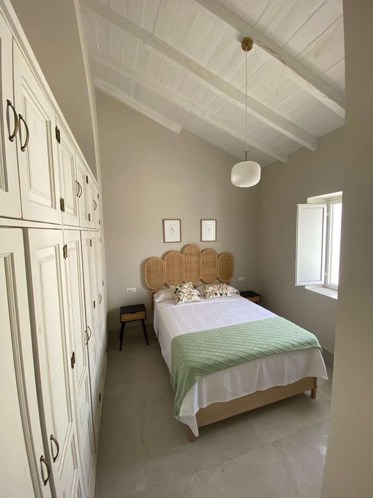 Bedroom of Flat to rent in Utrera  with Air Conditioner
