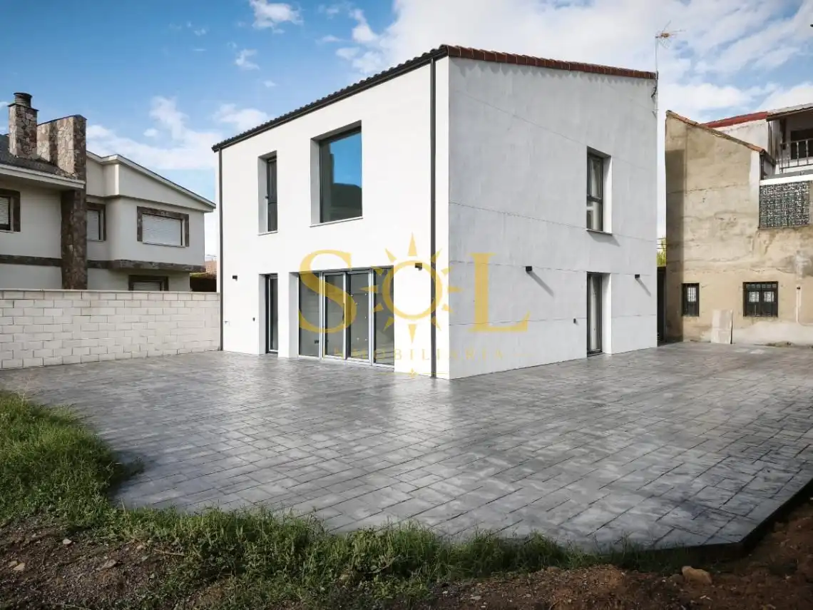 Casa con jardín en venta en Calle la Iglesia 3b Azadinos Leon, imagen 2