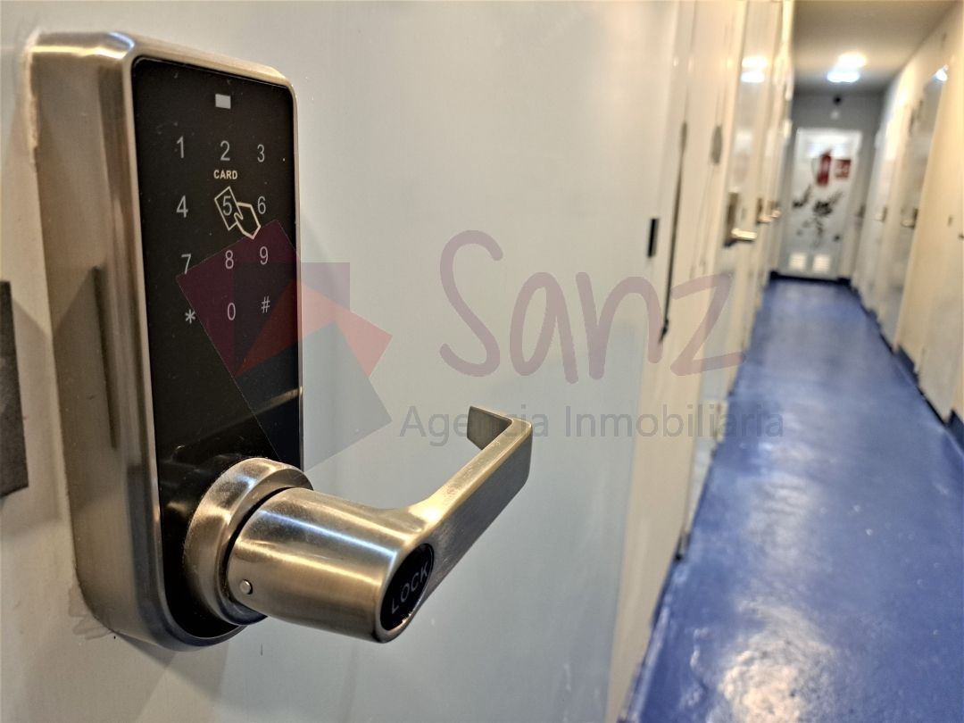 Box room to rent in  Logroño