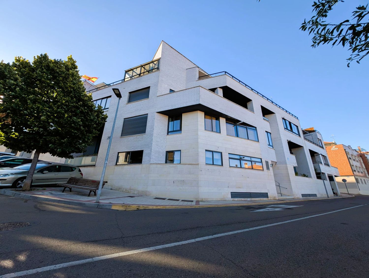 Vista exterior de Pis en venda en Zaratán amb Calefacció, Traster i Piscina comunitària