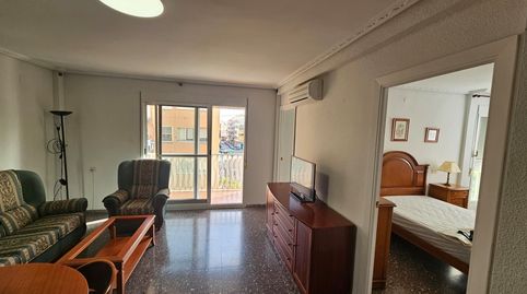 Photo 2 of Flat for rent in Avenida de Abril - 9 de Octubre, Sagunto / Sagunt