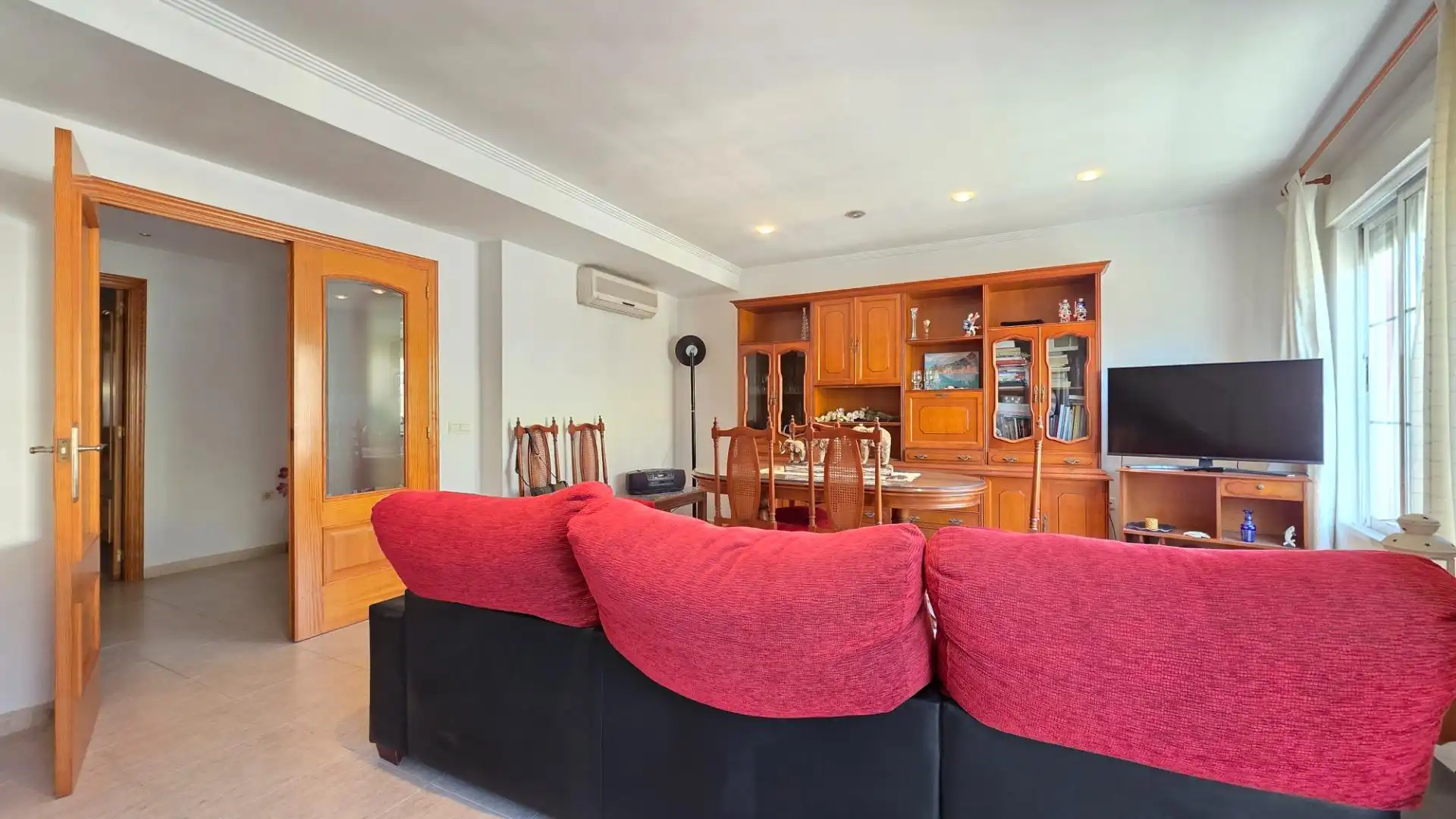 Wohnzimmer von Dachboden zum Verkauf in Gandia mit Klimaanlage, Terrasse und Abstellraum