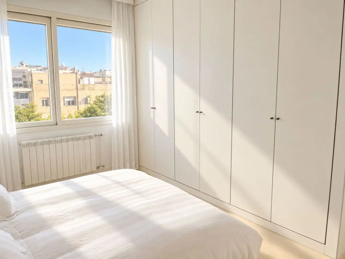 Habitación de Piso en venta en  Madrid Capital con Aire acondicionado y Balcón
