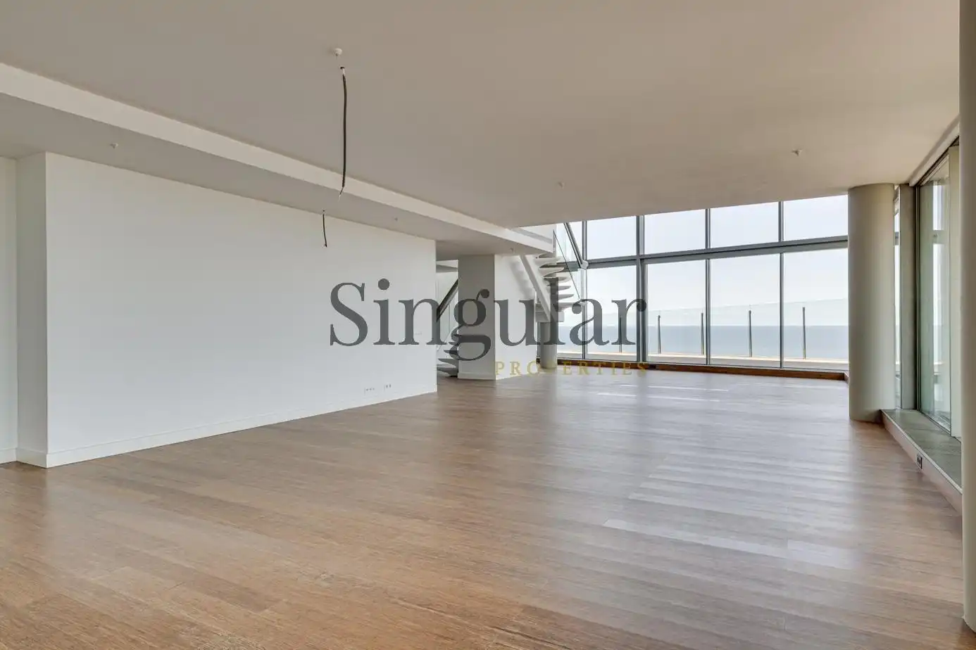 Sala d'estar de Dúplex en venda en Barcelona amb Calefacció, Parquet i Terrassa