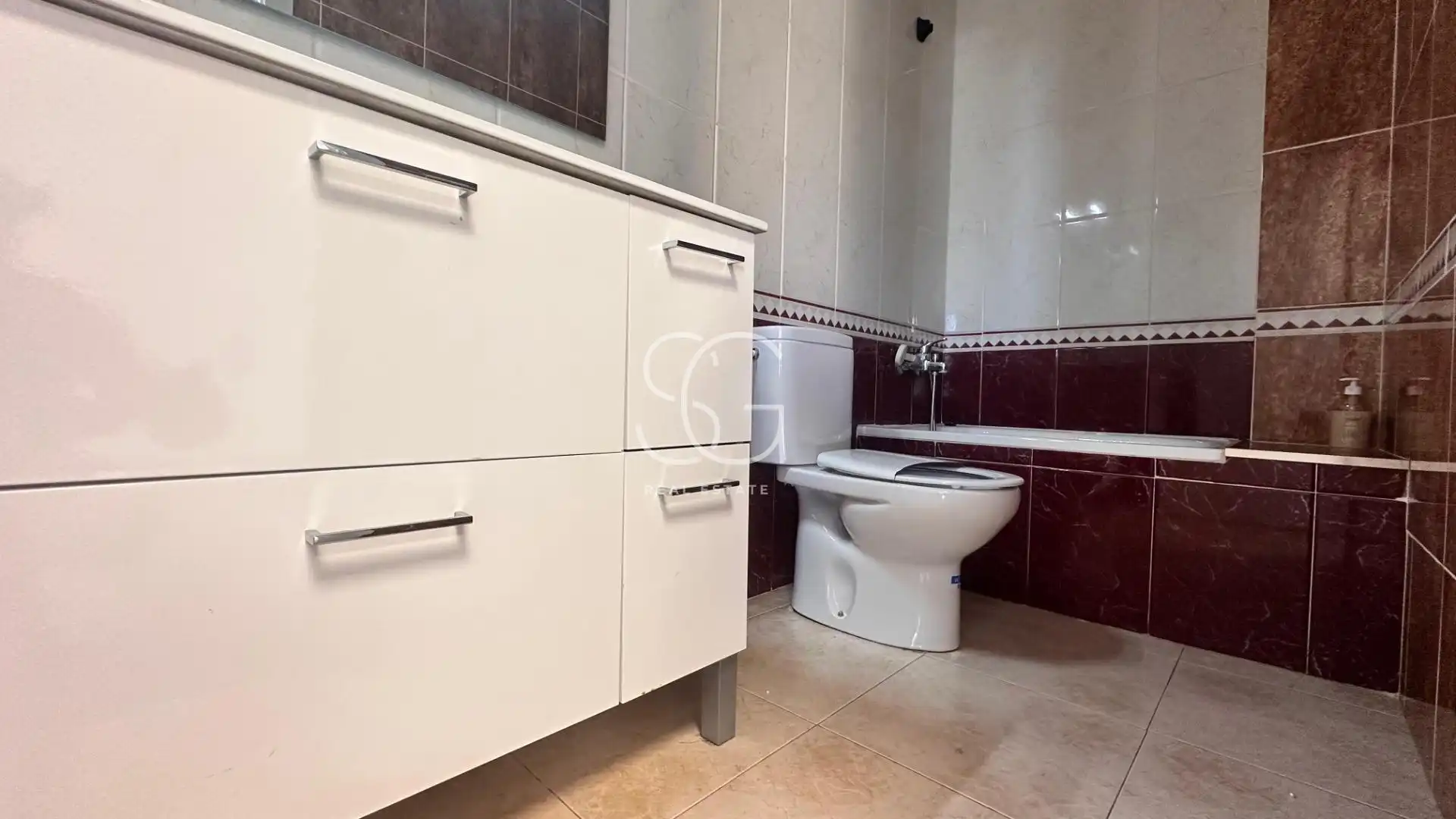 Commercial properties for rent in Roda de Berà