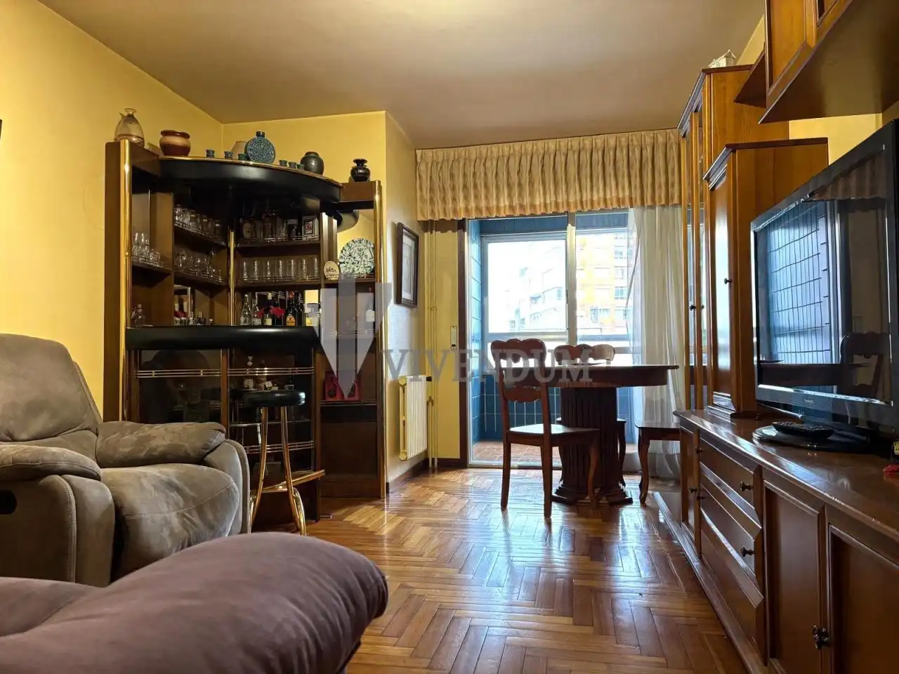 Sala de estar de Piso en venta en Vigo  con Calefacción, Parquet y Terraza