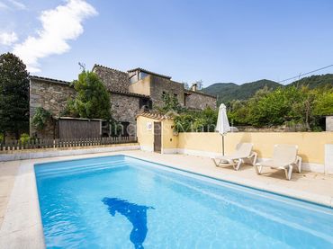 Maison rustique avec balcon à vendre à pla de mont