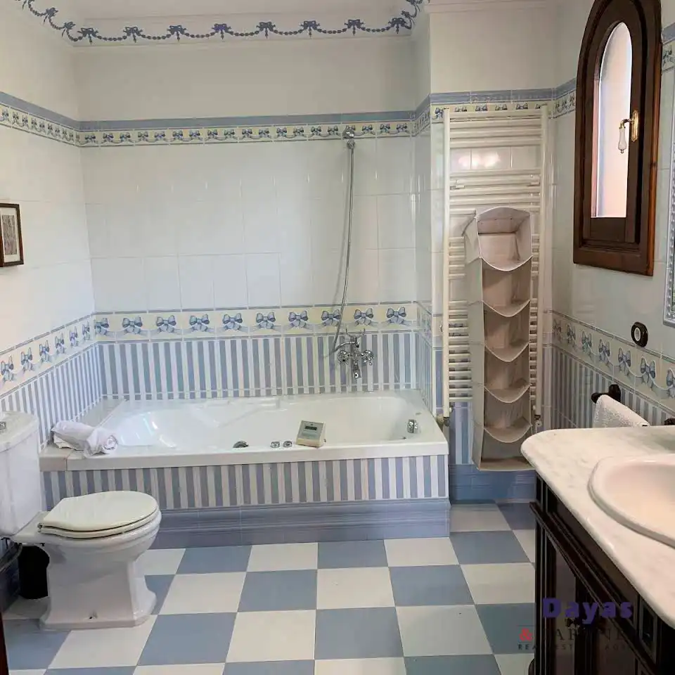 Baño de Finca rústica en venta en Rojales con Aire acondicionado, Jardín privado y Terraza