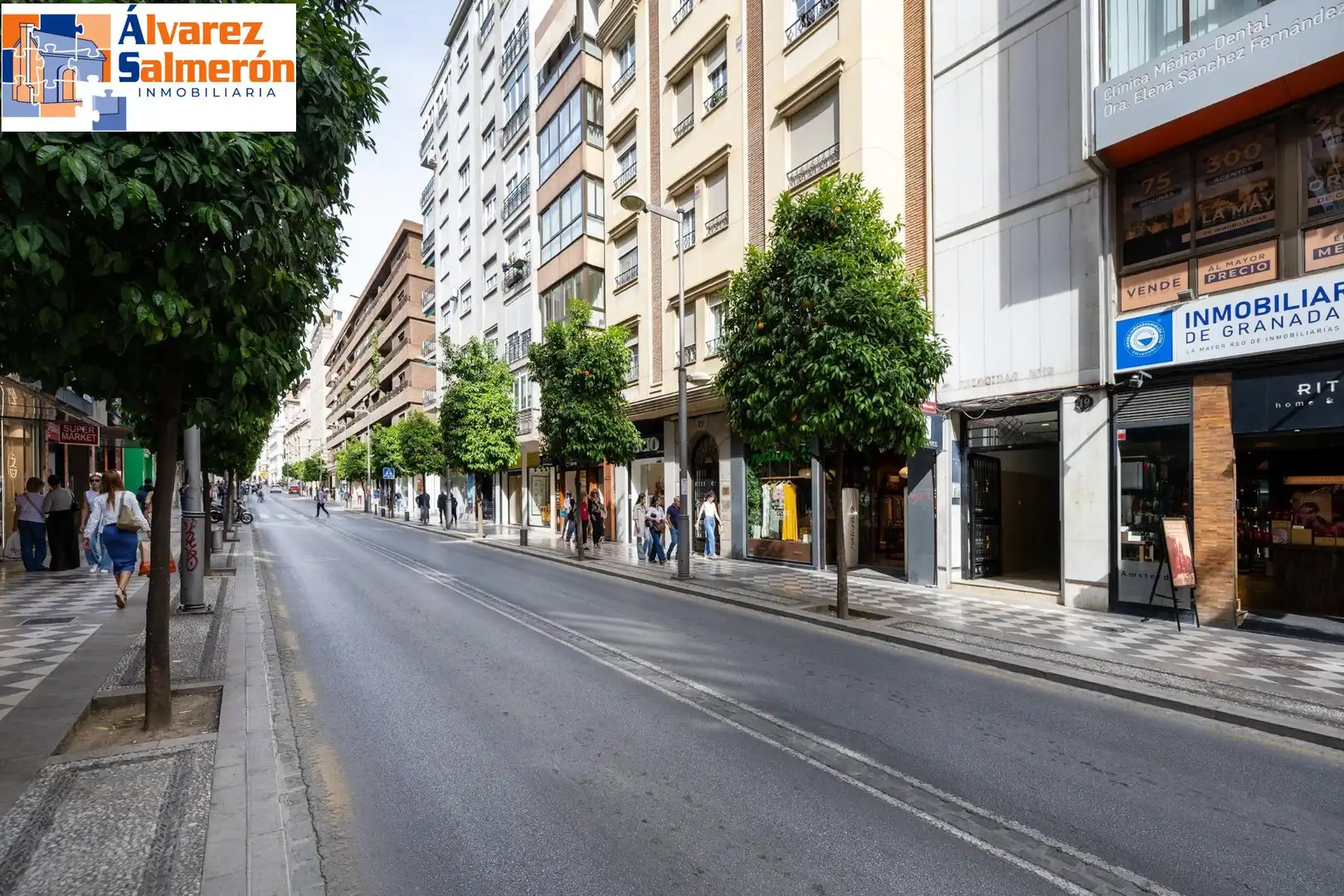 Vista exterior de Pis en venda en Granada