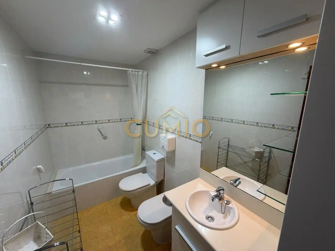 Bany de Apartament en venda en Cangas  amb Calefacció, Parquet i Terrassa