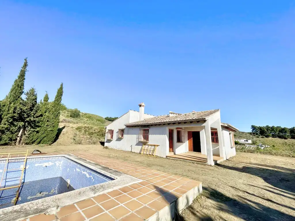 Casa rústica amb piscina en venda a El Borge, imagen 27