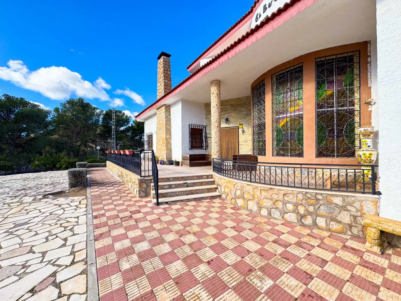Vista exterior de Finca rústica en venda en Petrer amb Aire condicionat, Calefacció i Jardí privat