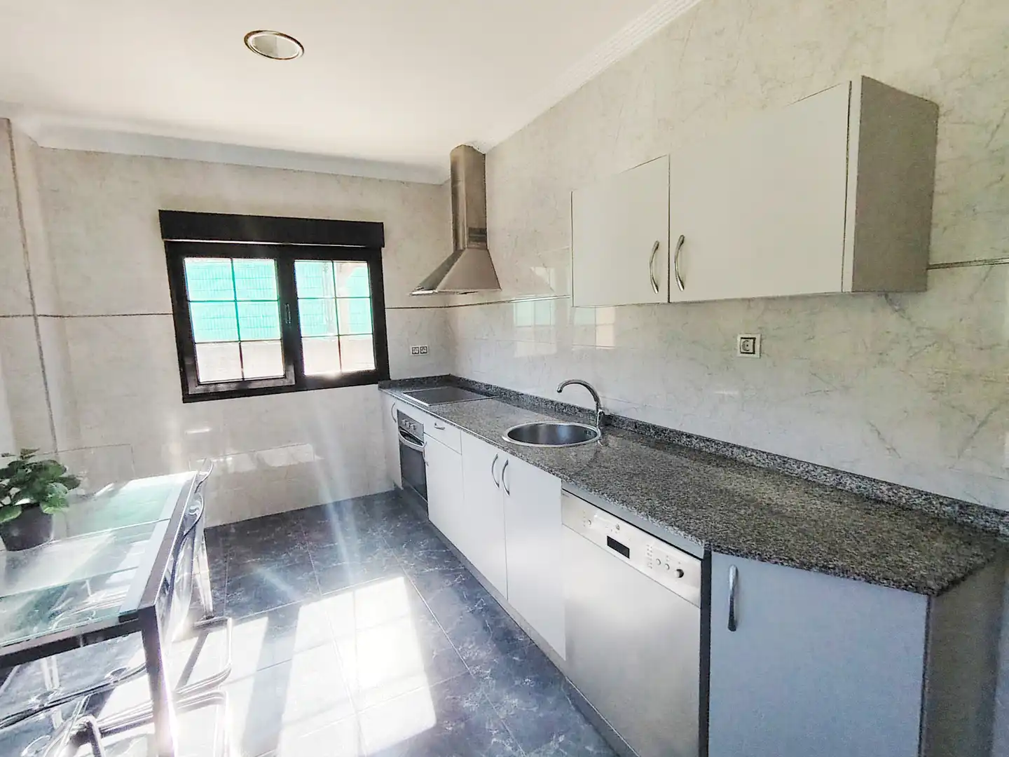 Cocina de Casa o chalet en venta en Gijón  con Calefacción, Jardín privado y Parquet
