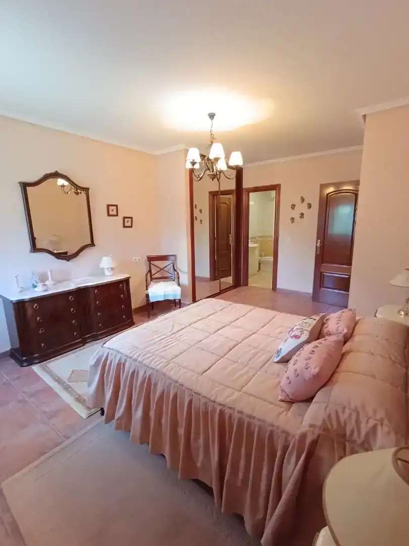 Dormitori de Casa o xalet en venda en Valladolid Capital amb Piscina i Balcó