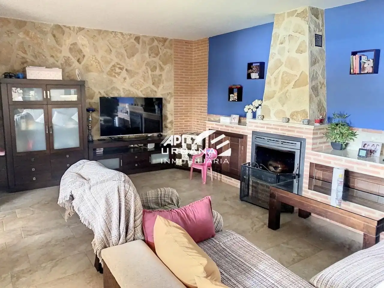 Sala d'estar de Casa o xalet en venda en Lucena amb Terrassa, Piscina i Moblat
