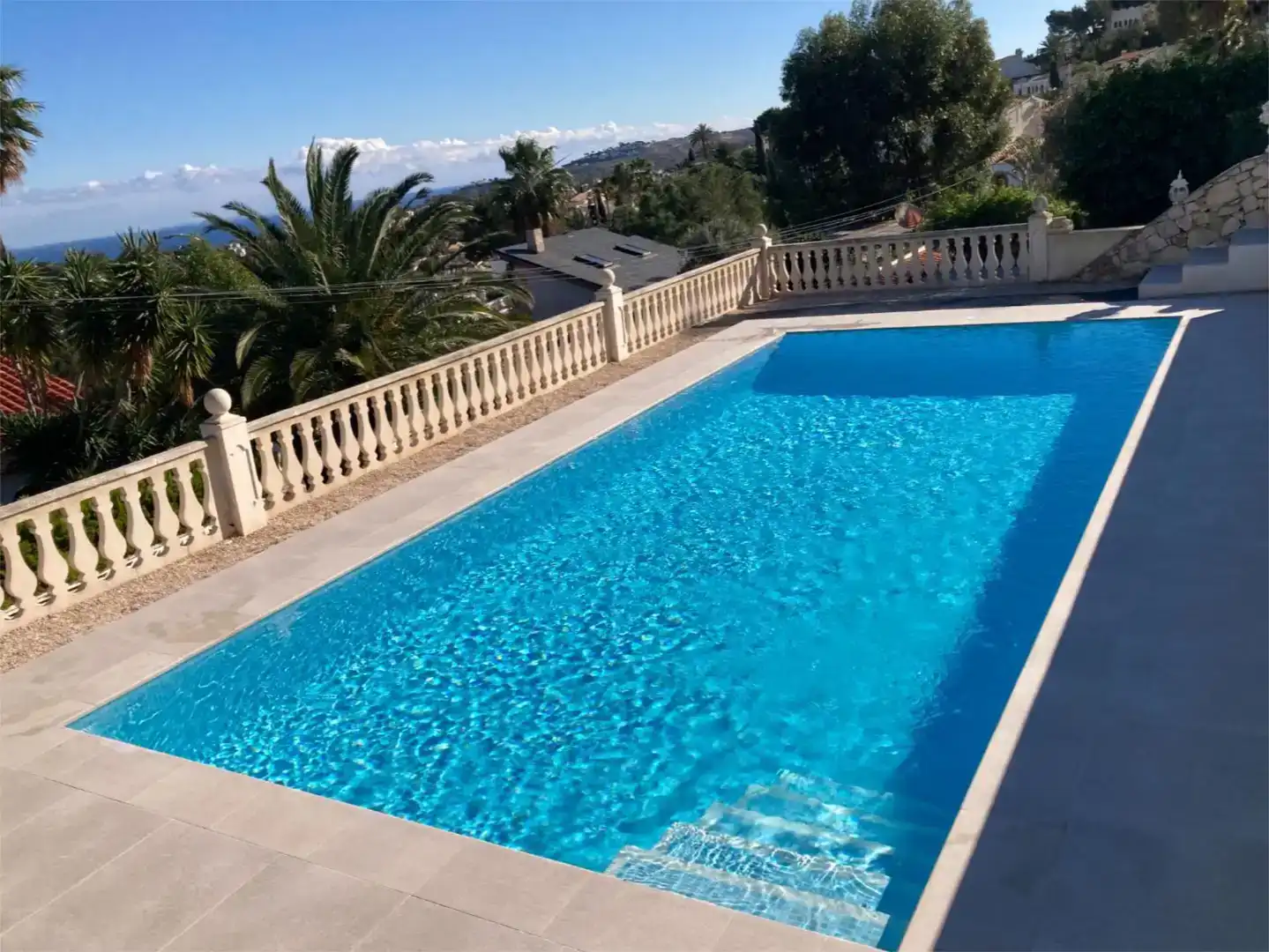Schwimmbecken von Wohnung zur Miete in Dénia mit Klimaanlage, Privatgarten und Schwimmbad