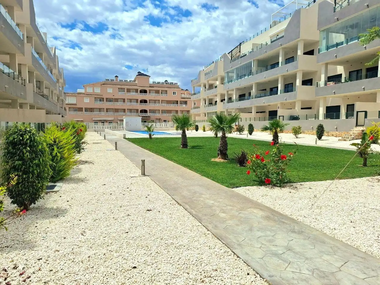 Vista exterior de Apartamento en venta en Orihuela con Jardín privado, Terraza y Trastero