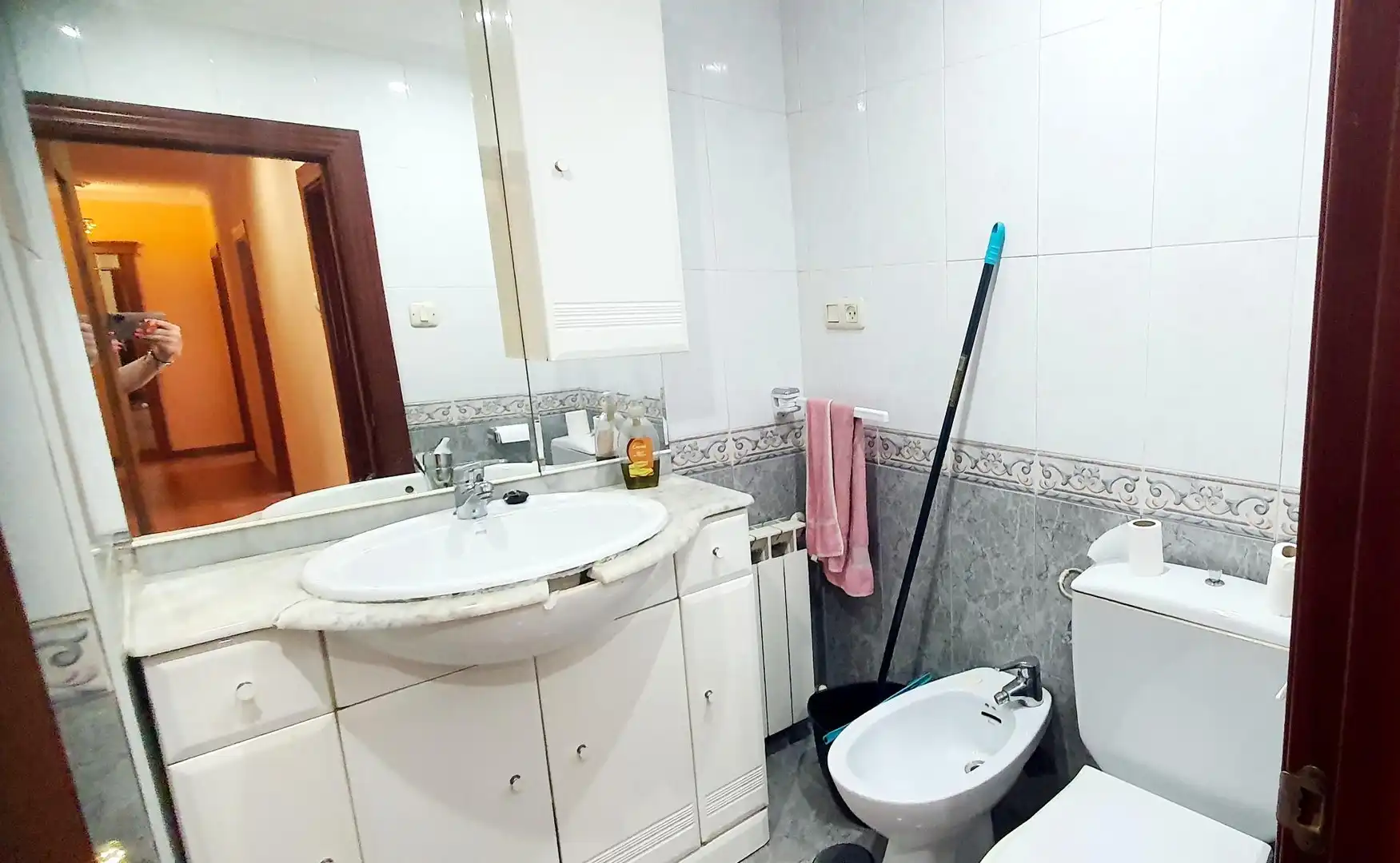 Baño de Piso en venta en Oviedo  con Calefacción y Trastero