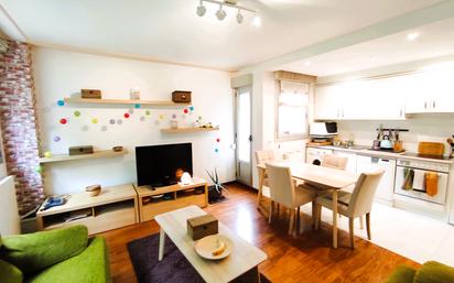 Sala d'estar de Pis en venda en Eibar amb Balcó