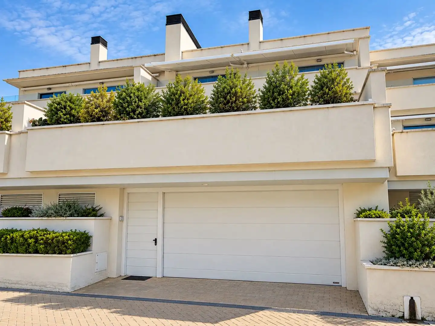 Vista exterior de Casa o xalet en venda en Boadilla del Monte amb Aire condicionat, Terrassa i Balcó