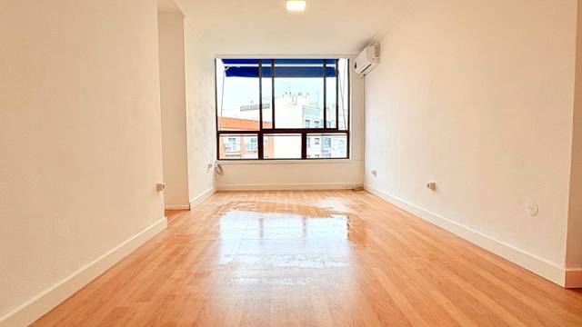 Piso en Alquiler en Avenida de la Cruz del Campo, 33 en Barrio del Nervión