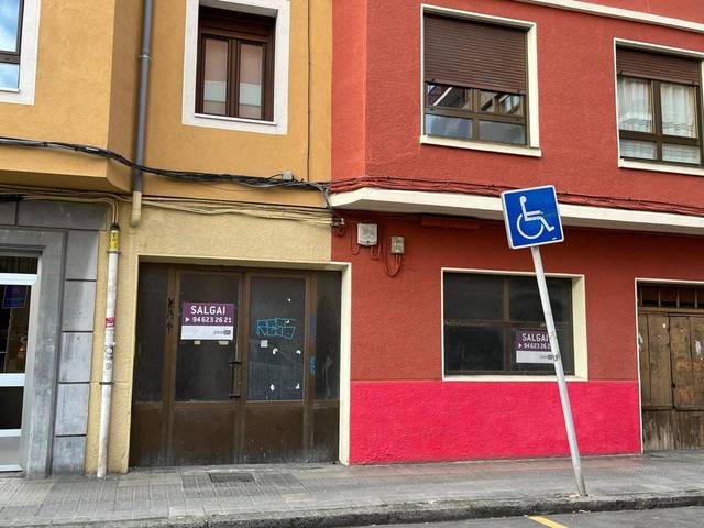 Local comercial en Venta en Komentukalea en Durango